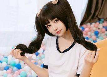 原图有毒——爆机少女喵小吉在末班地铁上拍照绝对是为了流量