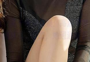 爱尤物 - 孟十朵作品集：高清学姐，你想象的肤色、姿态，她通通都有。