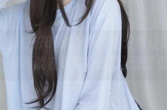 在这里，白银81的学妹套图分享让我意识到，我可能在奇幻的道路上迷了路。