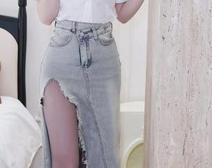 秀人网 - FoxYini孟狐狸与那位女孩的私人SneakPeek：翻开图包，发现意想不到的乐趣！