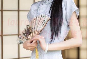 秀人网 - laura阿姣，那个在毛衣里的女孩——精选原图让人思绪飞扬