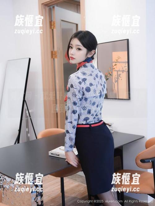 秀人网 - 就爱叶初雪的校服合集，感觉像回到了青葱岁月
