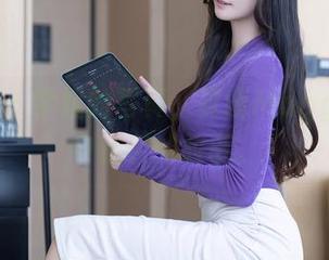 秀人网 - 学姐的写真，夏晓Maggy的眼中藏着的故事。