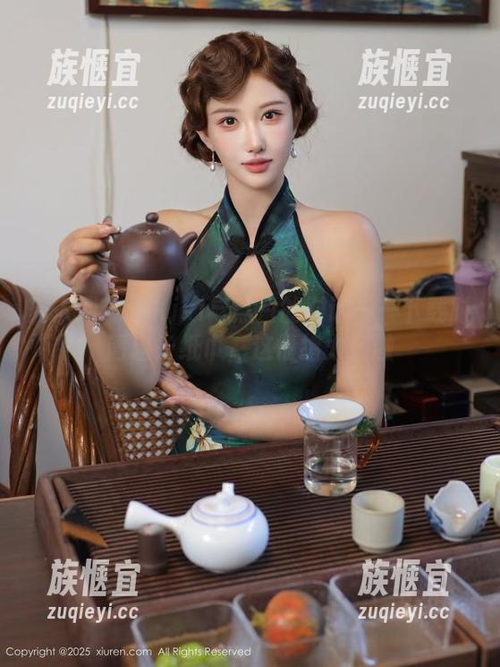 秀人网 - 小Kiki与黑白的对话——下载时请自备纸巾，这情绪太刺激