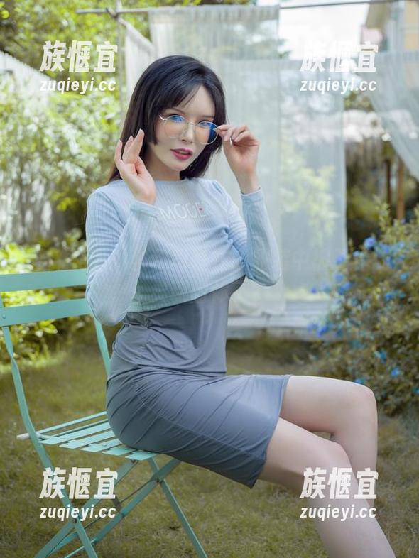 最新美图：秋和柯基在职业装中被工作的灵魂附体了？