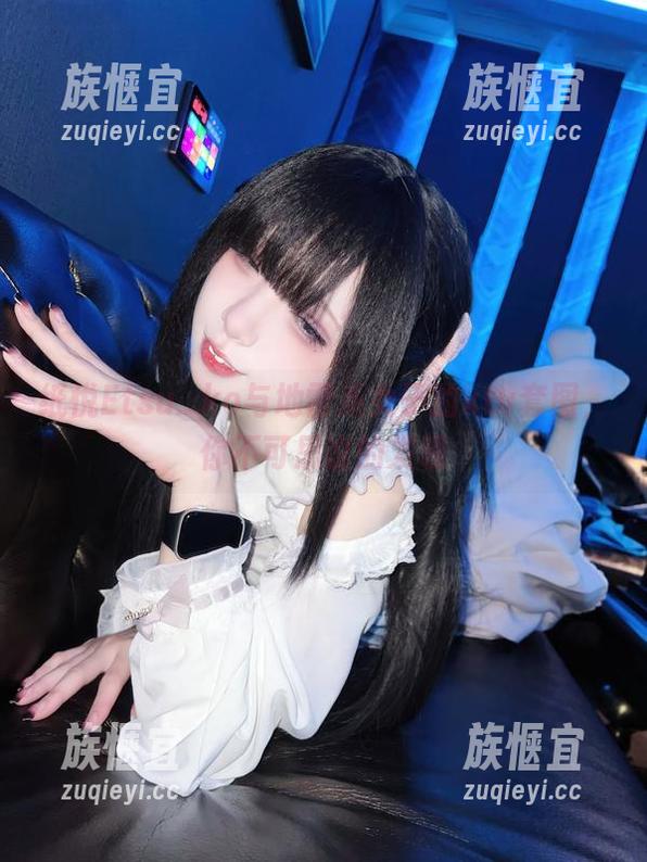 纸悦Etsu_ko与地雷系女子的ktv套图，你不可思议的发现