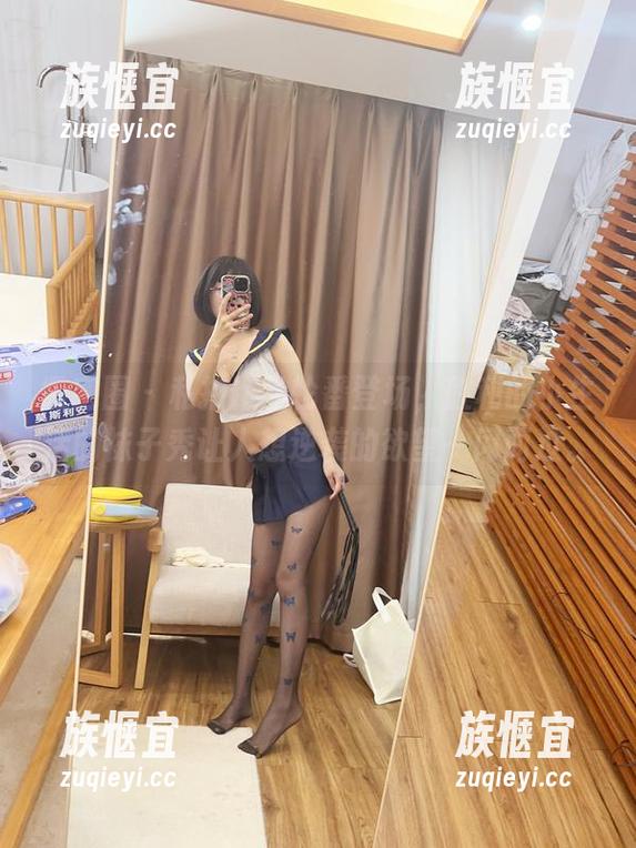 微密圈 - 私拍作品轮番登场，胜利的小生活的袜子秀让人想逆袭的欲望一闪而过。