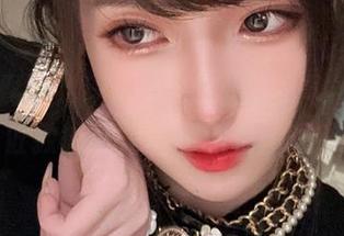 看这张腐团儿Ikaros的师匠写真，难道师匠教的就是配色和构图吗？