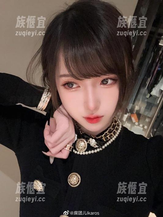 看这张腐团儿Ikaros的师匠写真，难道师匠教的就是配色和构图吗？