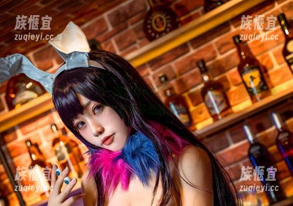 家里又多了一张芊川一笑MNK的修女与神父照片，内心深处其实有很多想问的……