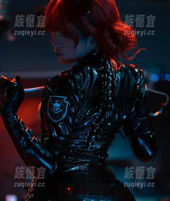 芊川一笑MNK的透明女仆写真精选，从裹着厚重衣裳到一瞬的轻盈。