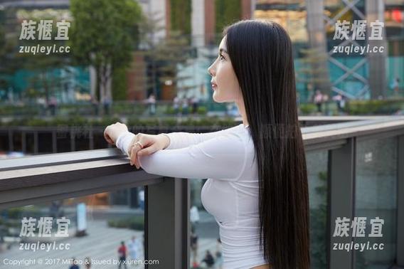 蜜桃社 - Lra的写真合集：在路上，顺便拍个美美哒