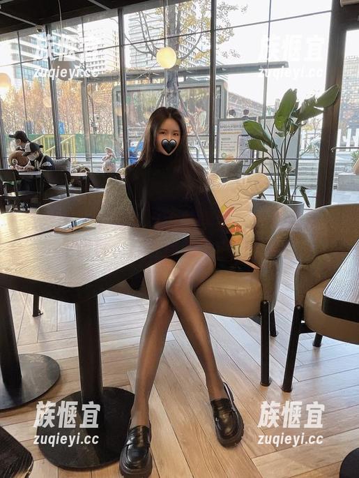 软妹小九九 微密圈 - 软妹小九九的学妹写真其实是一把钥匙,打开你想象中的图片门