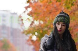 微密圈 - 肉丝全套写真中的辣妈女神，火辣得我头晕