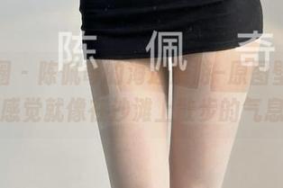 微密圈 - 陈佩奇的海边漫游–原图壁纸，感觉就像在沙滩上散步的气息
