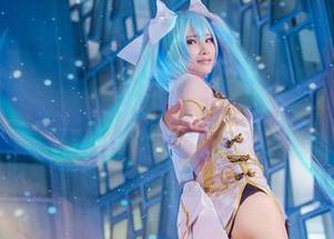 如果乱入星穹的卡夫卡可以有壁纸，雨波_HaneAme的崩坏写真一定能够引发关注！