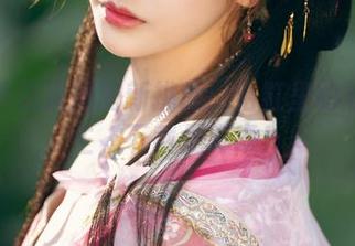雯妹不讲道理的新挑战：浴缸里的写真人生，下载见真章！